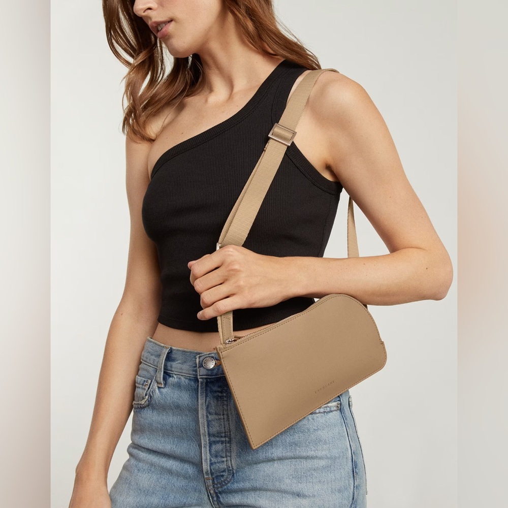 Everlane -  The Cactus Leather Sling Bag - Tan